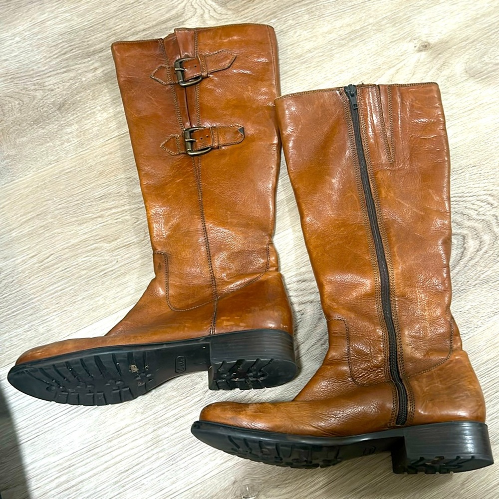 Clark’s Brown high legged heeled boots, 7.5 Womens